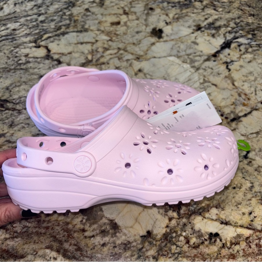 Crocs Women’s NWT - Picture 6 of 12